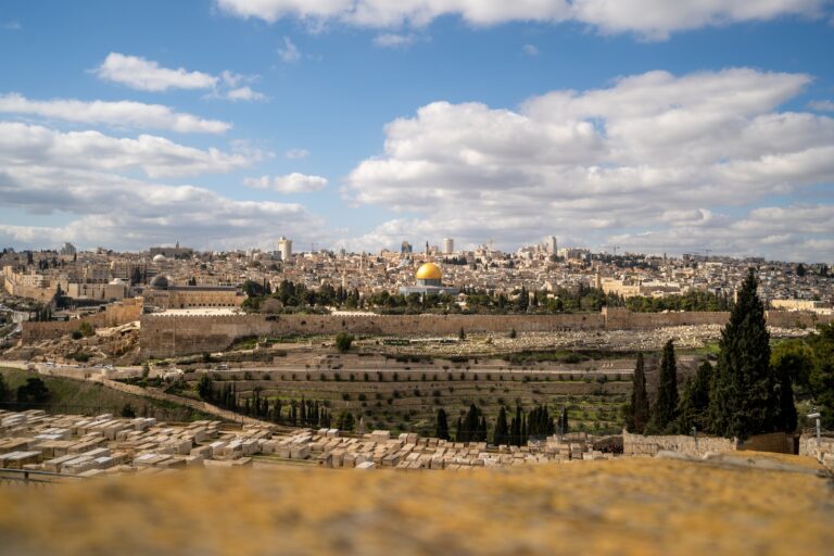 Taking Back Jerusalem: A Historic Miracle and Israels Triumph