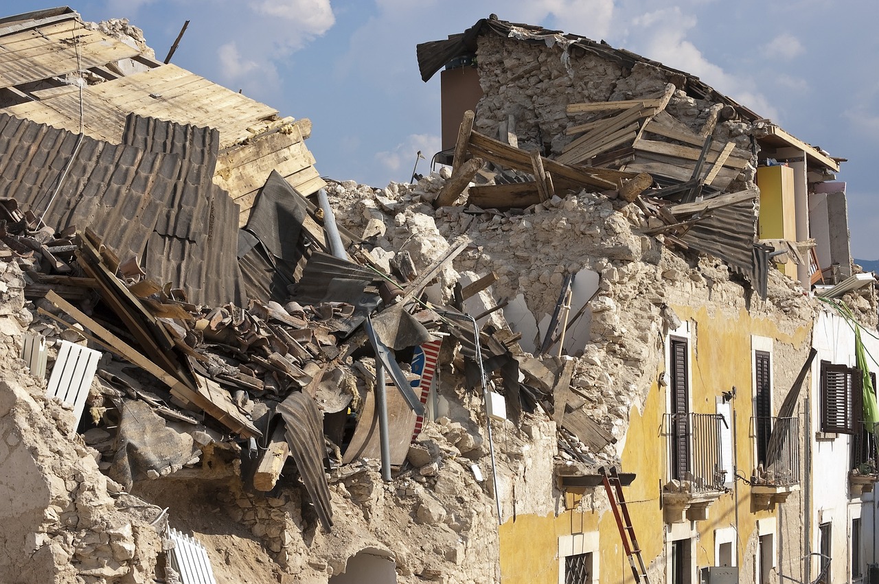 earthquake, rubble, collapse-1665891.jpg